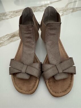 THE FLEXX Women's Taupe Bow-Front Open-Toe Sandals